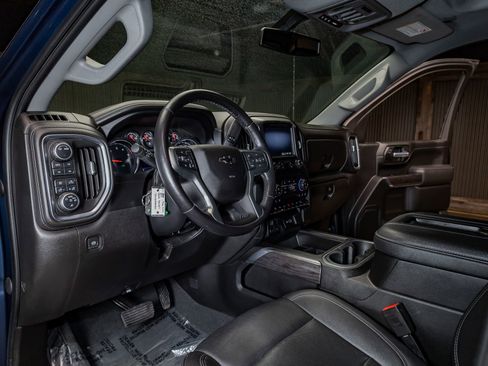 Used 2021 Chevrolet Silverado 2500 LTZ w/ LTZ Plus Package image 18