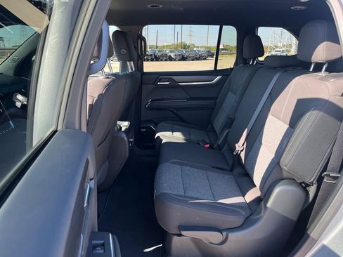 Used 2025 GMC Acadia Elevation image 30