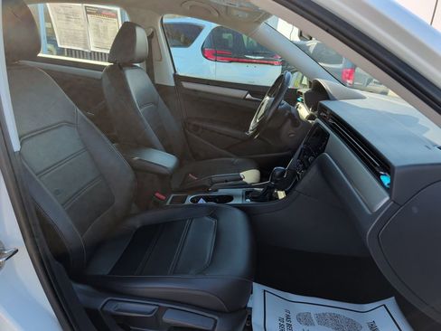 Used 2020 Volkswagen Passat 2.0T SE image 20