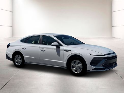 New 2026 Hyundai Sonata SE FWD image 10