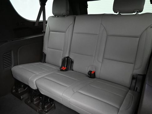 Used 2025 Chevrolet Suburban LT w/ Comfort Package AWD/4WD image 27