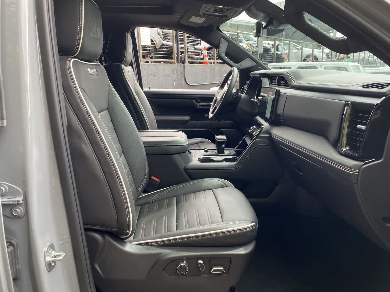 Used 2025 GMC Sierra 1500 AT4X w/ AT4X AEV Edition AWD/4WD image 18