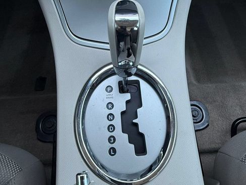 Used 2007 Chrysler Sebring Touring FWD image 32