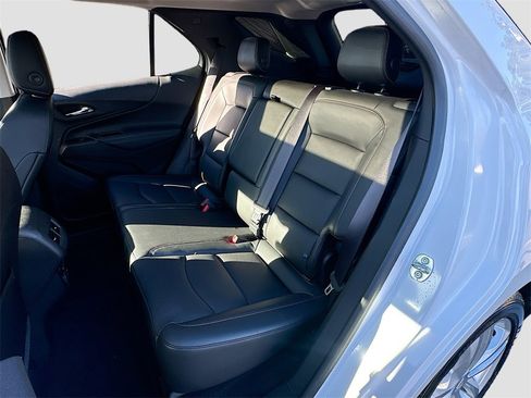 Used 2018 Chevrolet Equinox Premier image 26