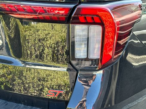 Used 2025 Ford Explorer ST RWD image 8