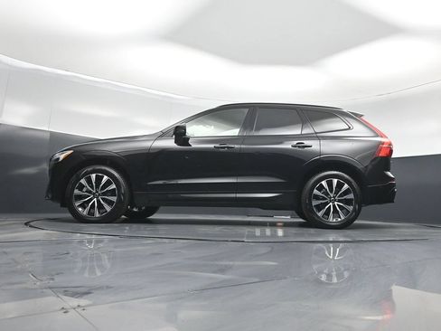 Used 2025 Volvo XC60 B5 Plus AWD/4WD image 7
