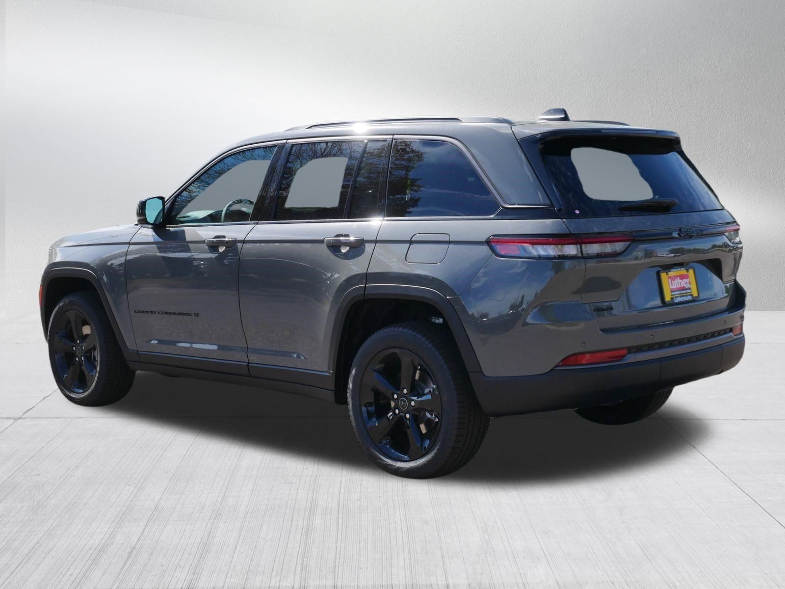 New 2027 Jeep Grand Cherokee Limited AWD/4WD image 5