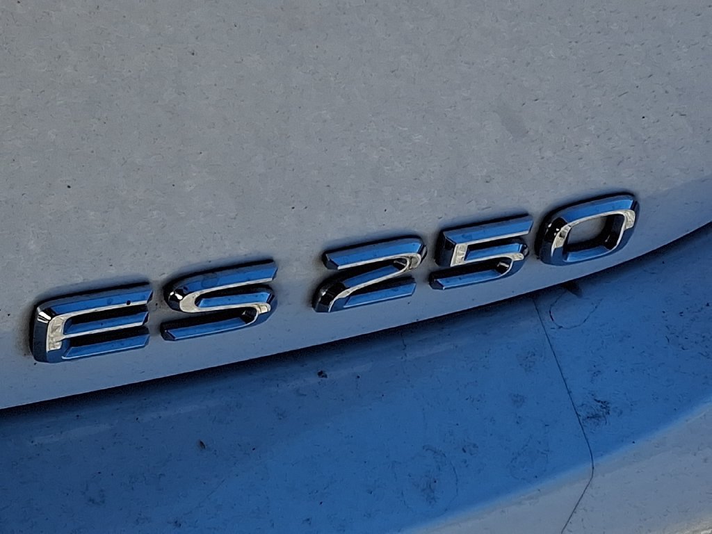 Used 2023 Lexus ES 250 w/ Premium Package AWD/4WD image 31