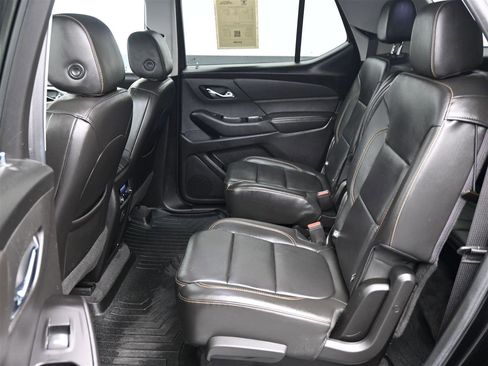Used 2020 Chevrolet Traverse LT image 10