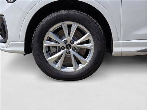 New 2025 Audi Q3 2.0T Premium image 9