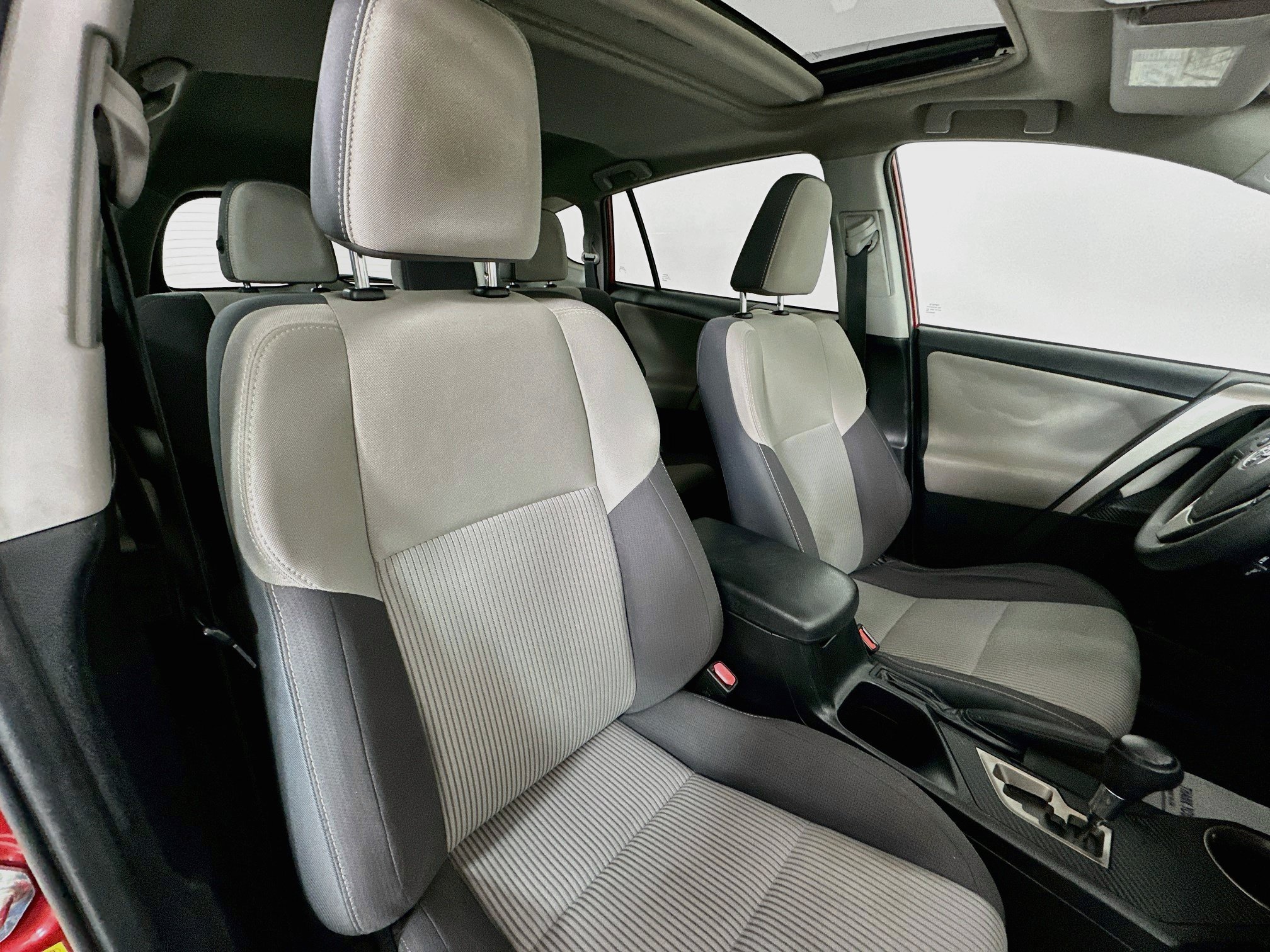 Used 2015 Toyota RAV4 XLE FWD image 26