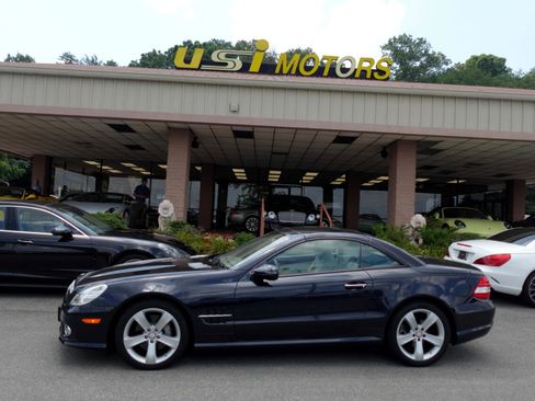Used 2009 Mercedes-Benz SL 550 w/ Premium I Pkg image 4