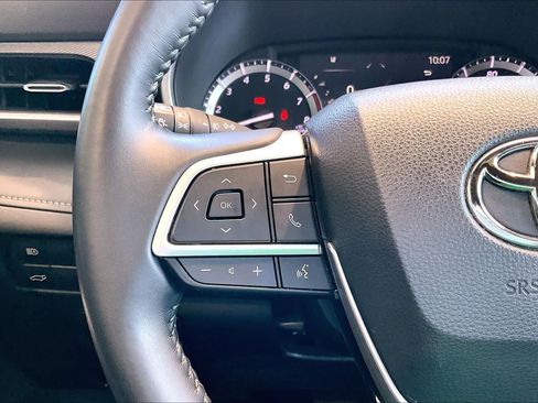 Used 2022 Toyota Highlander XSE FWD image 16