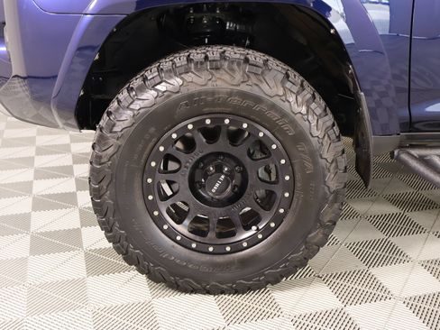 Used 2022 Toyota 4Runner TRD Off-Road Premium AWD/4WD image 19