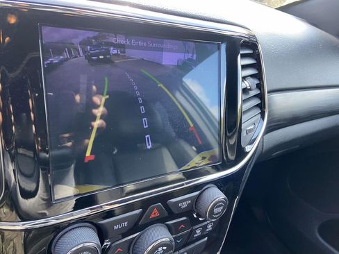 Used 2019 Jeep Grand Cherokee Altitude image 21