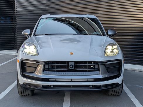 Certified 2026 Porsche Macan Turbo AWD/4WD image 10