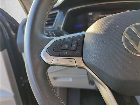 Used 2023 Volkswagen Tiguan SE w/ Panoramic Sunroof Package image 14