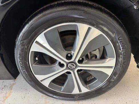 Used 2018 Nissan Leaf SV w/ SV Technology Package image 26