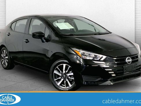 Used 2025 Nissan Versa SV FWD image 1