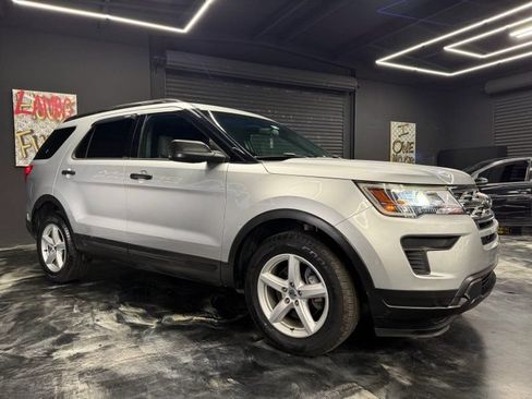 Used 2019 Ford Explorer 4WD image 3