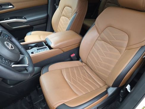Used 2025 Nissan Pathfinder Platinum w/ Cargo Package FWD image 15