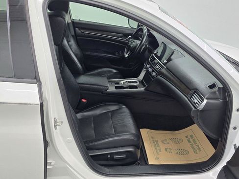 Used 2018 Honda Accord Touring image 27