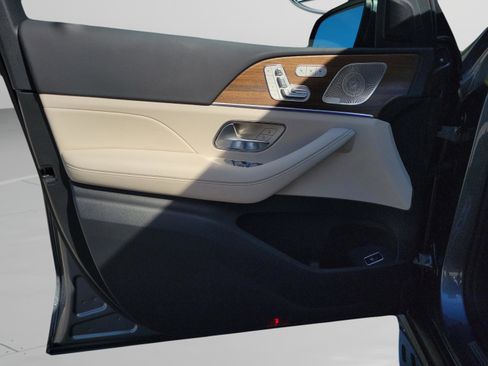 Certified 2025 Mercedes-Benz GLS 450 4MATIC image 27
