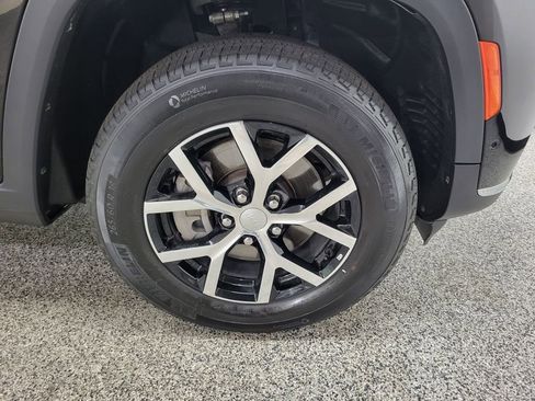 Used 2024 Jeep Grand Cherokee L Limited w/ Luxury Tech Group II image 25