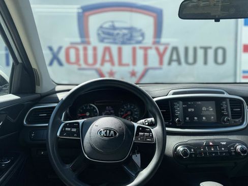 Used 2019 Kia Sorento L FWD image 39