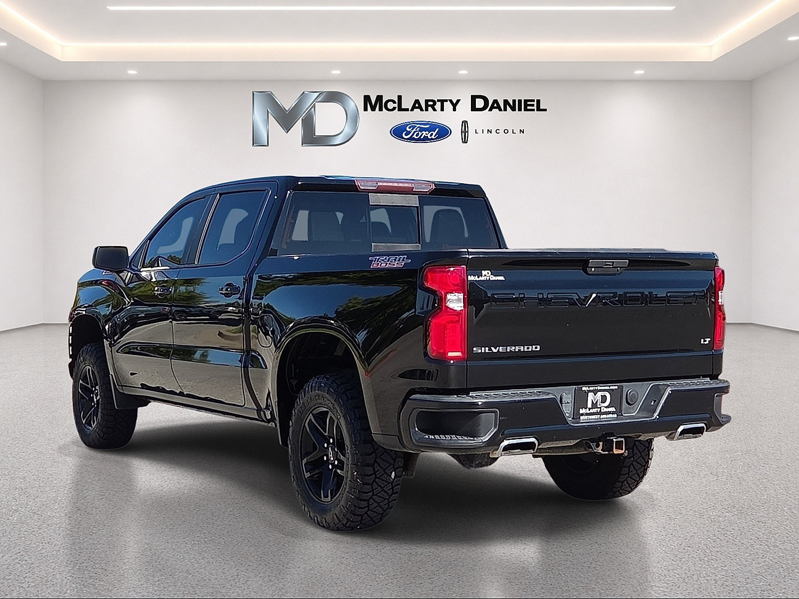 Used 2019 Chevrolet Silverado 1500 LT Trail Boss AWD/4WD image 4