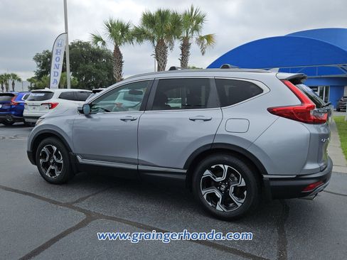 Used 2017 Honda CR-V Touring image 3