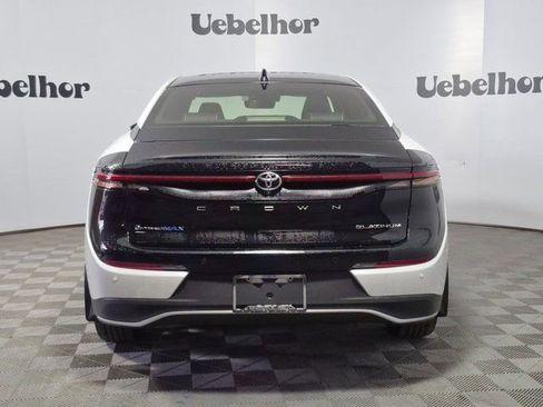 New 2026 Toyota Crown Platinum image 6