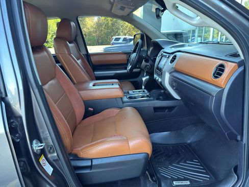 Used 2018 Toyota Tundra SR5 image 18