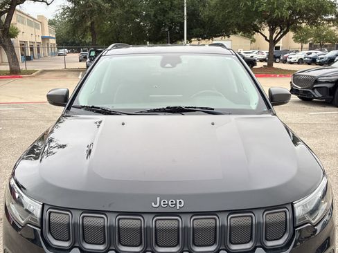 Used 2022 Jeep Compass Trailhawk w/ Trailhawk Convenience Group AWD/4WD image 6