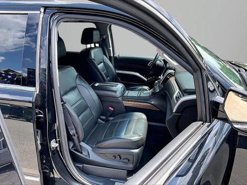 Used 2020 GMC Yukon Denali w/ Denali Ultimate Black Edition AWD/4WD image 8