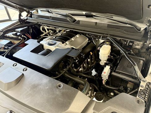 Used 2017 Cadillac Escalade Luxury image 19