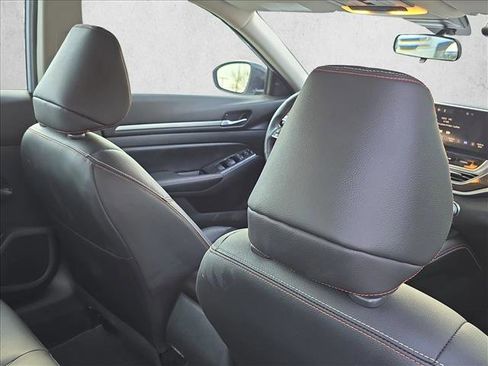 Used 2024 Nissan Altima 2.5 SR w/ SR Premium Package image 19