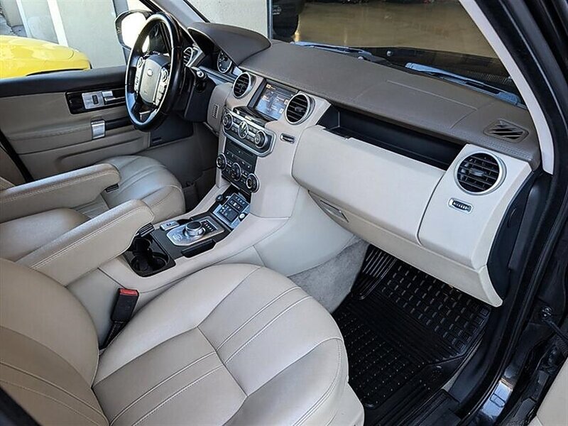 Used 2016 Land Rover LR4 HSE AWD/4WD image 4