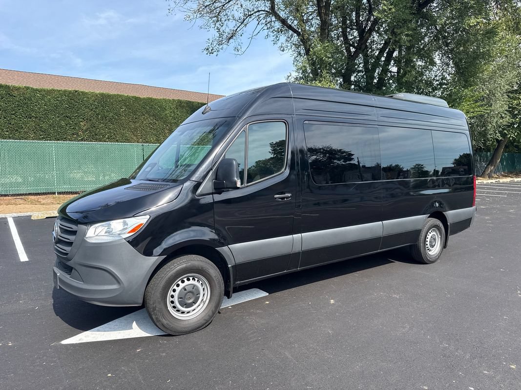 Used 2025 Mercedes-Benz Sprinter 2500 image 3