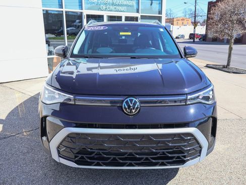 Certified 2025 Volkswagen Taos SEL image 8