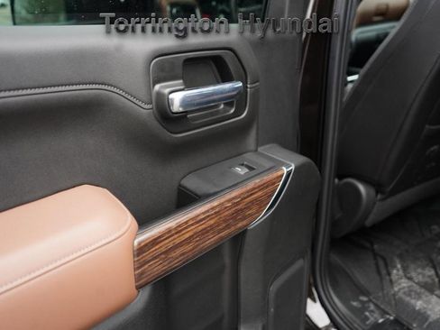 Used 2019 Chevrolet Silverado 1500 High Country w/ High Country Premium Package image 34