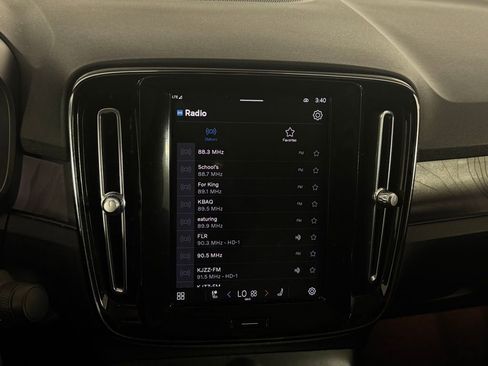 Used 2023 Volvo C40 P8 Recharge Ultimate w/ Protection Package Premier image 19