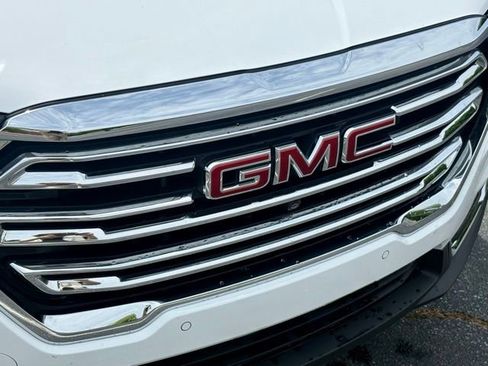 Used 2023 GMC Terrain SLT w/ Tech Package FWD image 14