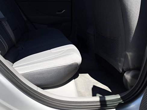 Used 2021 Hyundai Elantra SEL w/ Convenience + Premium Package FWD image 28