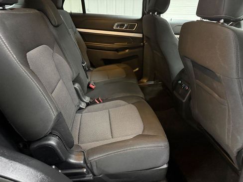 Used 2017 Ford Explorer XLT AWD/4WD image 33