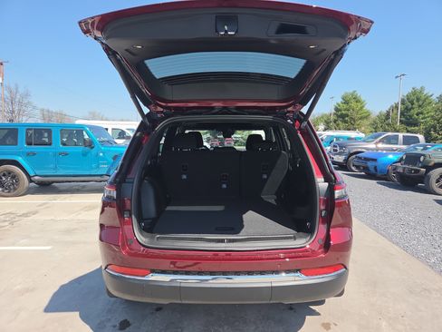 New 2026 Jeep Grand Cherokee Laredo X AWD/4WD image 25