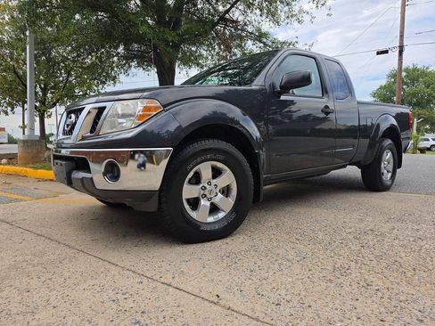 Used 2010 Nissan Frontier SE w/ SE Value Truck Pkg AWD/4WD image 41