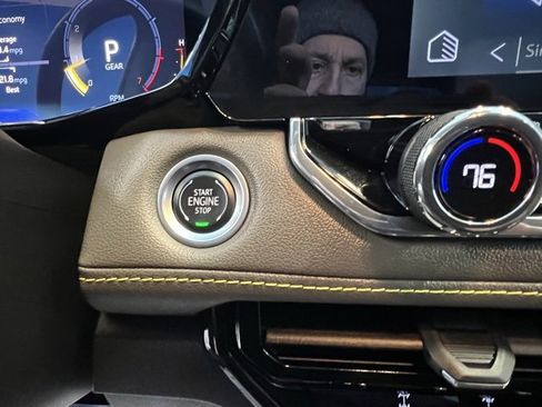 Used 2025 Chevrolet Colorado ZR2 w/ Technology Package image 29