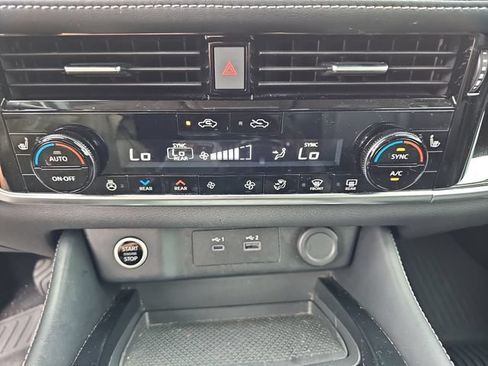 Used 2023 Nissan Rogue SL w/ SL Premium Package FWD image 27