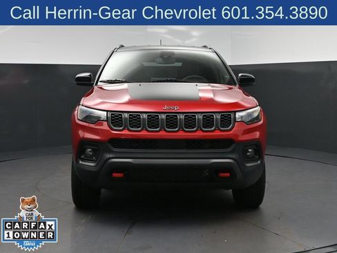 Used 2025 Jeep Compass Trailhawk AWD/4WD image 10